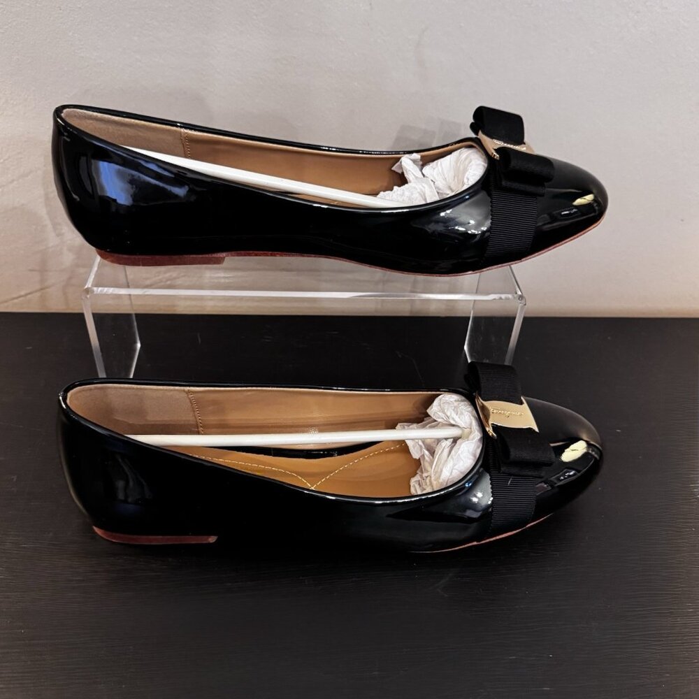 Salvatore Ferragamo Vara Bow Flats Black Patent Leather - Picture 14 of 16